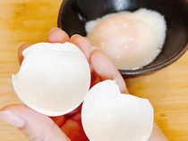温泉卵、そのまま割らないで！　食べる前の『10回フリフリ』で白身がスルッと出る裏ワザ
