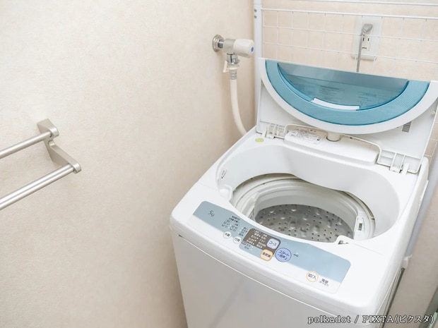 「洗濯すると茶色いカスがつく…」　カビの専門家が教える！縦型洗濯機の対処法【5ステップ】