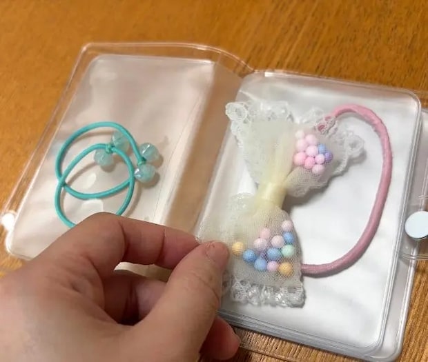 ヘアゴムを入れた様子（撮影：grapeライフハック編集部）