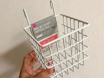 『ワイヤーネットかご』を深さ別に使い分け　お菓子収納に110円アイテムを活用した結果？