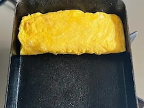 玉子焼きに『小さじ1杯』入れてみて！　意外な調味料に「いつもよりふわふわ」