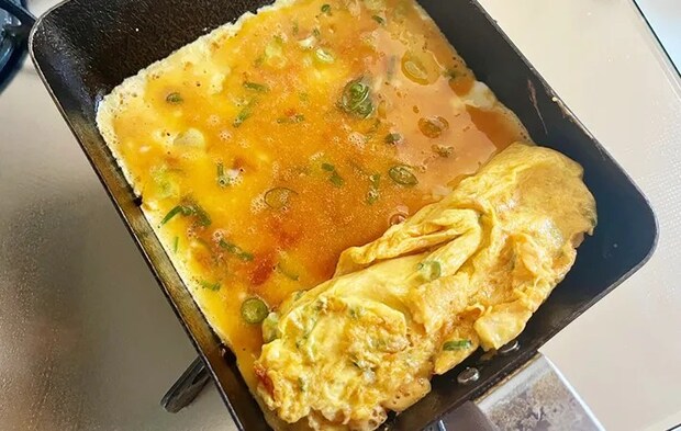 玉子焼きを加熱中の画像（撮影：エニママ）