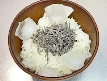 暑い日でも、ご飯がスルッと進む！　塩こんぶの使い方に「夏の新定番！」