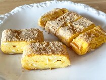 玉子焼きがマンネリ化したら…？　表面に『香ばしい粉』をまぶす意外なレシピに「手が止まらない」「弁当にもいい」