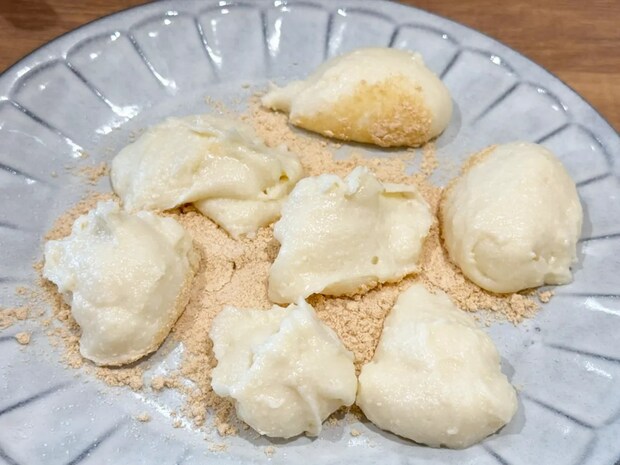 豆腐に『大さじ3杯』の片栗粉を入れただけで？　餅を超える“もっちもち”に驚き！