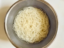 「また食べたい」と夫にヒット！　そうめんの意外なつゆに「めんつゆより好きかも」