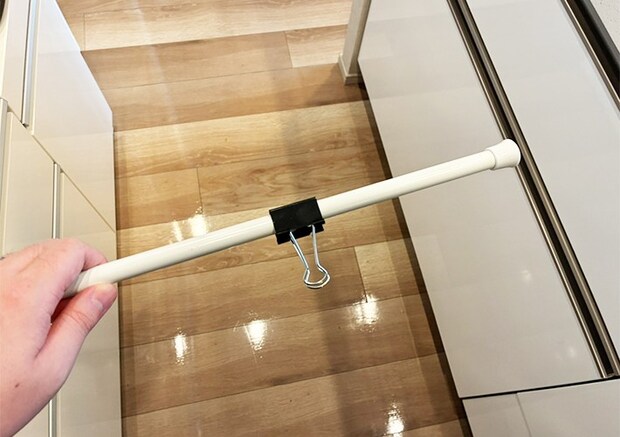 つっぱり棒の活用写真（撮影：grapeライフハック編集部）