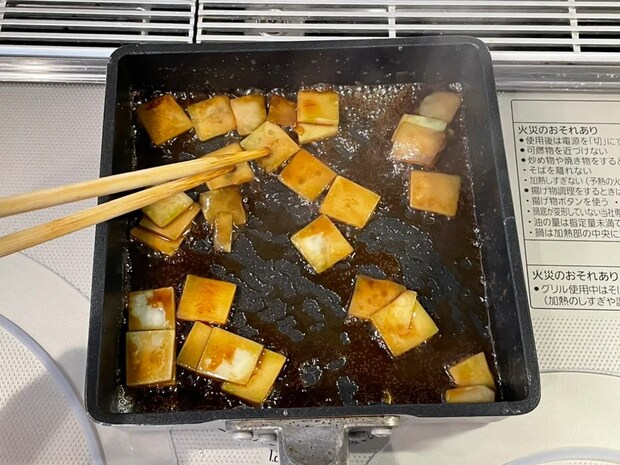 「こんなにおいしかったのか！」　ブロッコリーの茎をまな板に立ててカット？　玉子焼きに入れると…