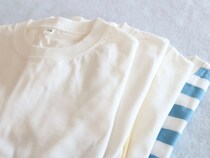 ダイソーのワイヤーネットを折り曲げると？　隙間に収まる『ハンガーラック』の作り方【DIY4選】