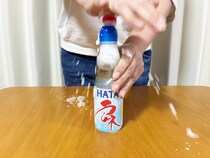 その開け方はやめて！　『瓶ラムネ』を吹きこぼさず開けるコツに「一滴もこぼれなかった」