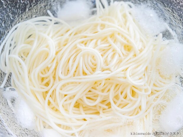 そうめんをゆでたら、揉み洗い?サッと洗うだけ? そうめんの組合に聞いた!くっつかないコツ【4選】