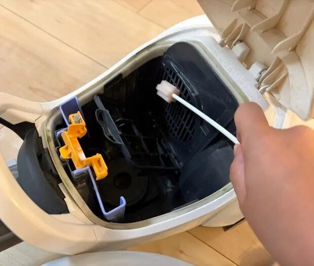 掃除機のお手入れができる（撮影：grapeライフハック編集部）
