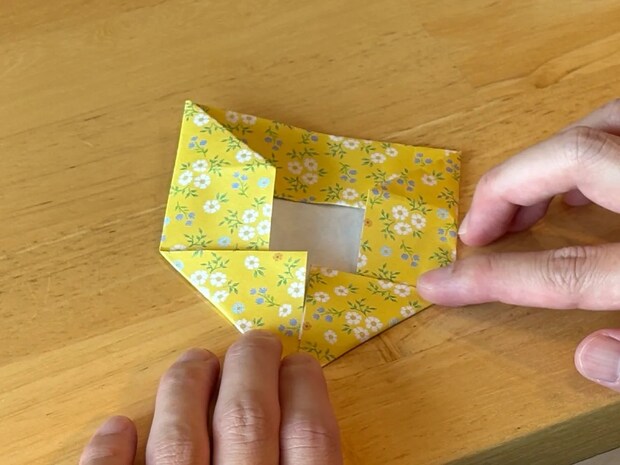 のりもハサミも使いません! 折り紙1枚、30秒で作れる『ミニ封筒』がこちら