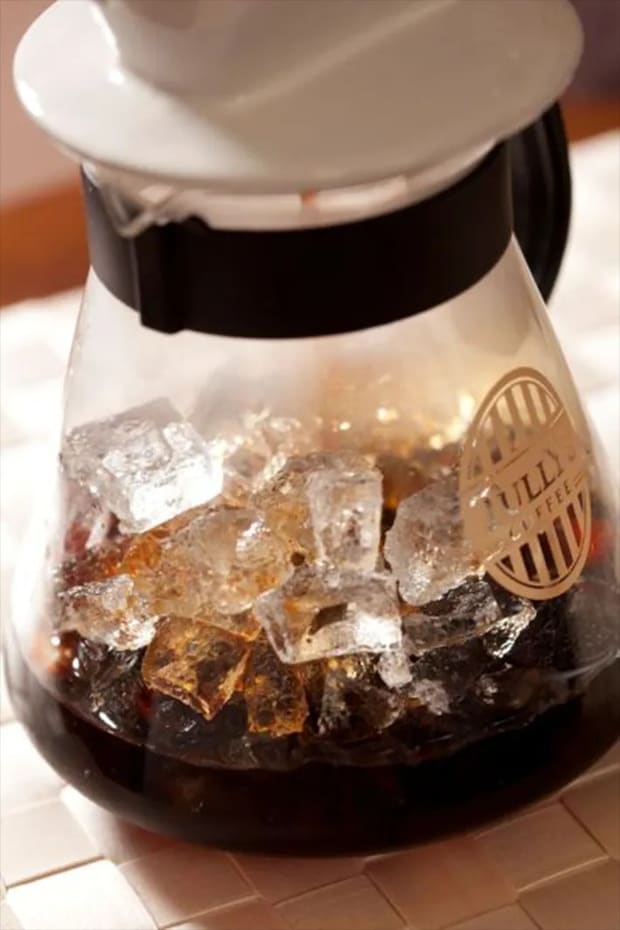 コーヒーをいれる写真
