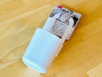「そんなこともできるんだ！」　『ダイソー』の洗剤ボトルポケットをシンクの蛇口に使わず…？