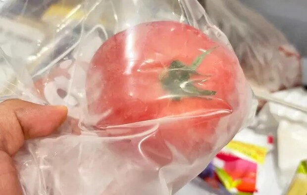 『トマトを凍らせてすりおろす』写真（撮影：キジカク）