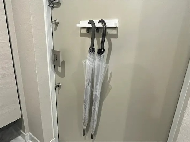 玄関にタオルバーの写真（撮影：grapeライフハック編集部）