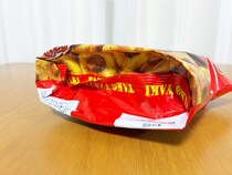 シェアする時に便利！　お菓子袋の『底』を折り込む方法が「食べやすくなった！」