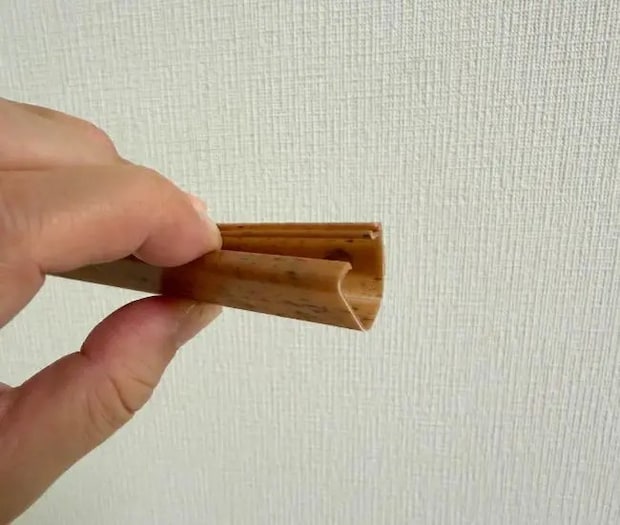 配線カバーの端（撮影：grapeライフハック編集部）