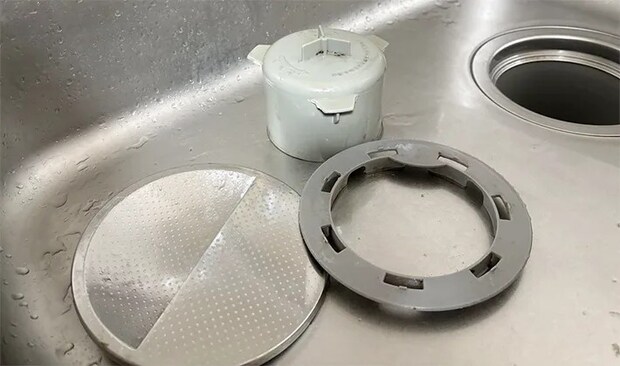 汚れた防臭ワンなどが並ぶ写真（撮影：grapeライフハック編集部）