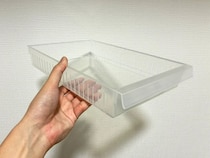 玄関で110円食品トレーを活用！　下駄箱に置くだけで「毎日が快適！」