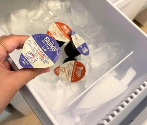 ポーションを凍らせる様子（撮影：grapeフード編集部）