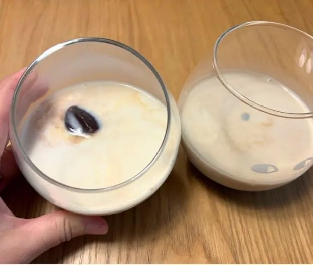 ポーションが溶けていく様子（撮影：grapeフード編集部）