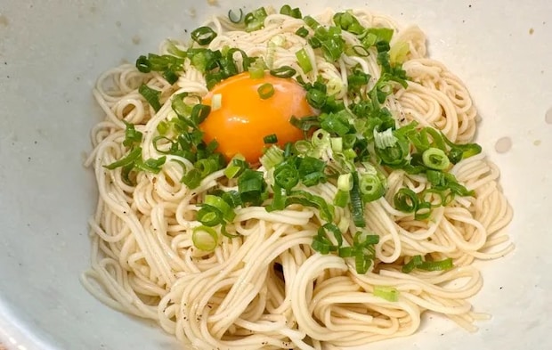 卵黄と小ねぎを加えた画像（撮影：エニママ）