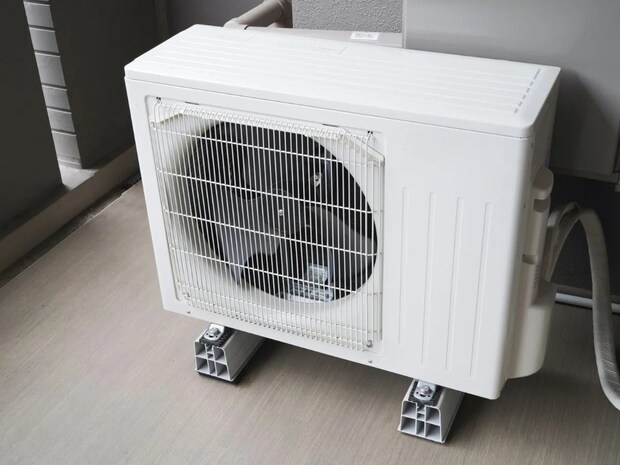 室外機の汚れで『電気代』を無駄にしてるかも？　今すぐできるお手入れ方法とは【家電のお手入れ4選】