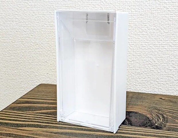 『ダイソー マグネットスイングケース トールホワイト』の写真（撮影：ワード）