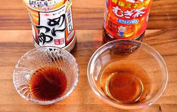 『めんつゆと麦茶』の写真（撮影：小泉明代）