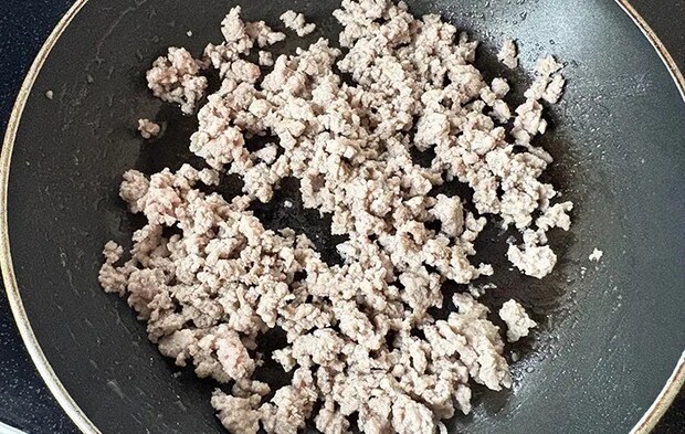 豚ひき肉を炒めた画像（撮影：エニママ）