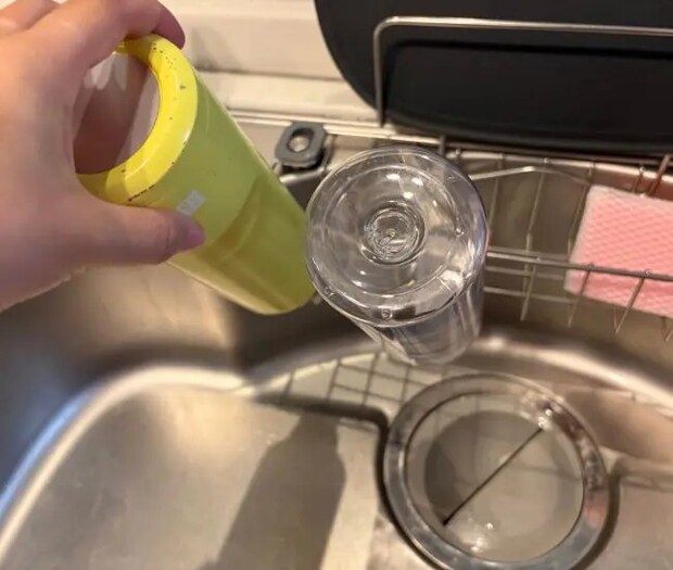 水筒を掛ける（撮影：grapeライフハック編集部）