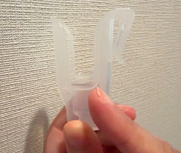『薬味チューブホルダー』の溝（撮影：grapeライフハック編集部）
