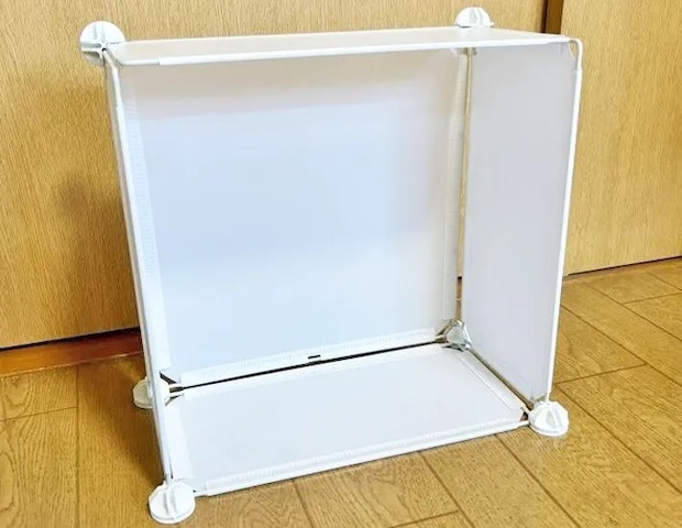 『組み立てパネルと連結ジョイント』の写真（撮影：ワード）