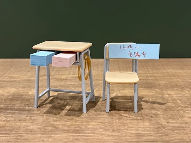 ミニチュア スクールデスクセットの画像