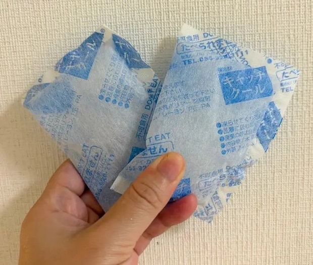 冷凍庫から出した保冷剤（撮影：grapeライフハック編集部）