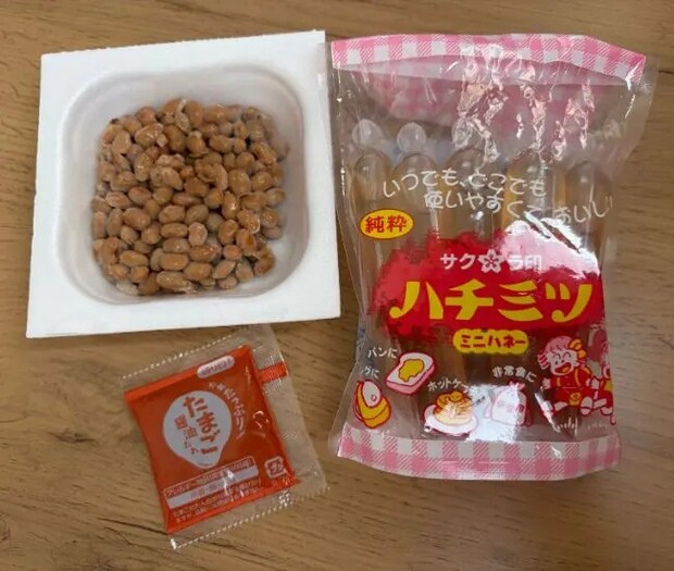 納豆とハチミツ（撮影：grapeフード編集部）