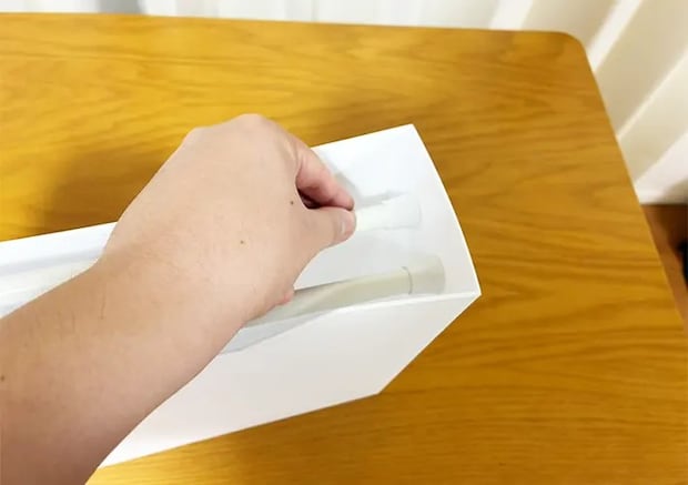 ファイルボックスとつっぱり棒の活用写真（撮影：grapeライフハック編集部）