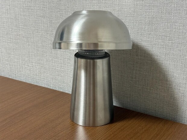 100均で買ったタンブラーの上にお茶碗を重ねると? たった『10秒』でできる簡単DIYが、こちら