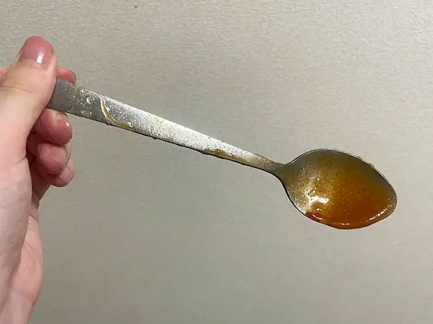 汚れたスプーンの写真（撮影：grapeライフハック編集部）