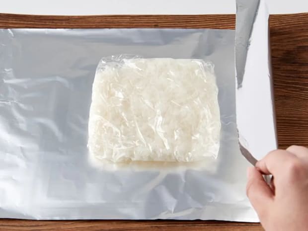 残ったご飯、ラップだけで冷凍してない？　米のプロおすすめの保存方法は