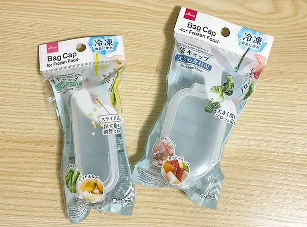 『冷凍食品用袋キャップ（大きめ食材用）』と『冷凍食品用袋キャップ（小さめ食材用）』の写真（撮影：grapeライフハック編集部）
