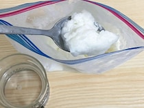 材料3つを合わせて揉むだけ！　ジッパー袋で作る『冷たいおやつ』に「次々食べちゃう」