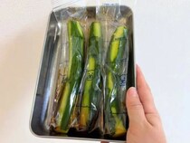 「これ、キュウリが入るのでは…」　ダイソー『氷棒』で試した使い方が、こちら