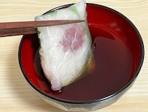 そうめんと薬味を一緒に食べたい！　包んでみたら「食べ応え抜群」「おにぎりみたい」