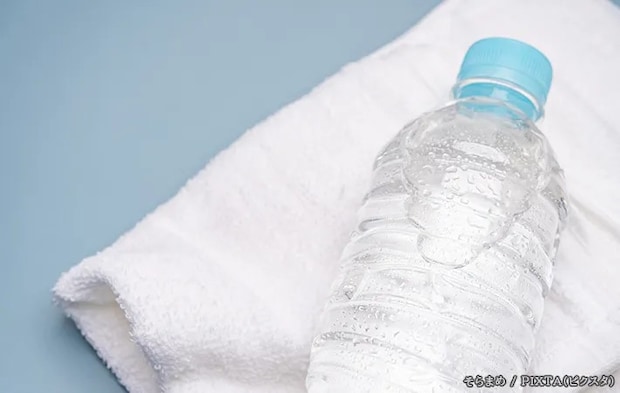 水とペットボトルの写真
