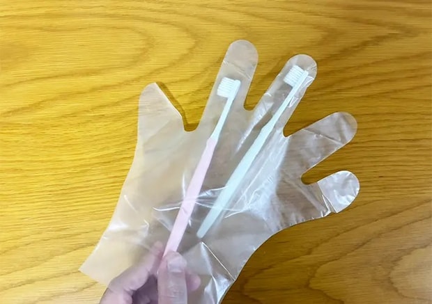 ビニール手袋の活用写真（撮影：grapeライフハック編集部）