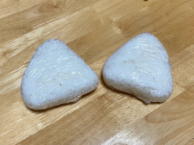 おにぎりのご飯、温かいまま握る?冷ましてから? みやぎ生協に聞いた「正解」は…【冷凍保存のコツ】