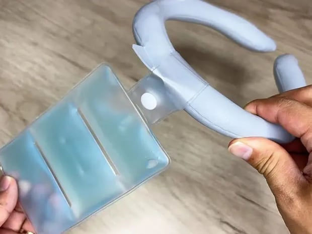 【110円の暑さ対策】セリアの『アイスパック』が便利! 外出でも室内でも使える「神アイテム」